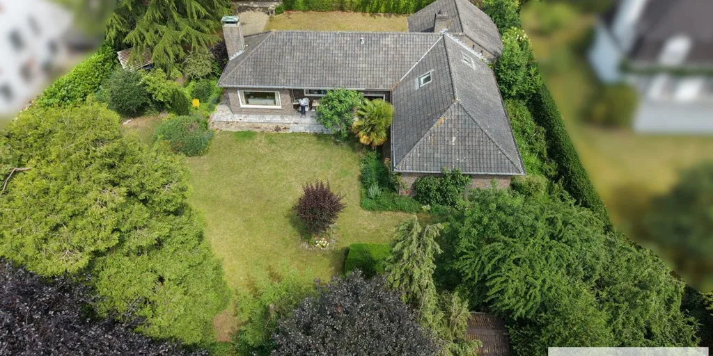 Vue aérienne - Villa à Rénover avec Jardin à Sint-Andries