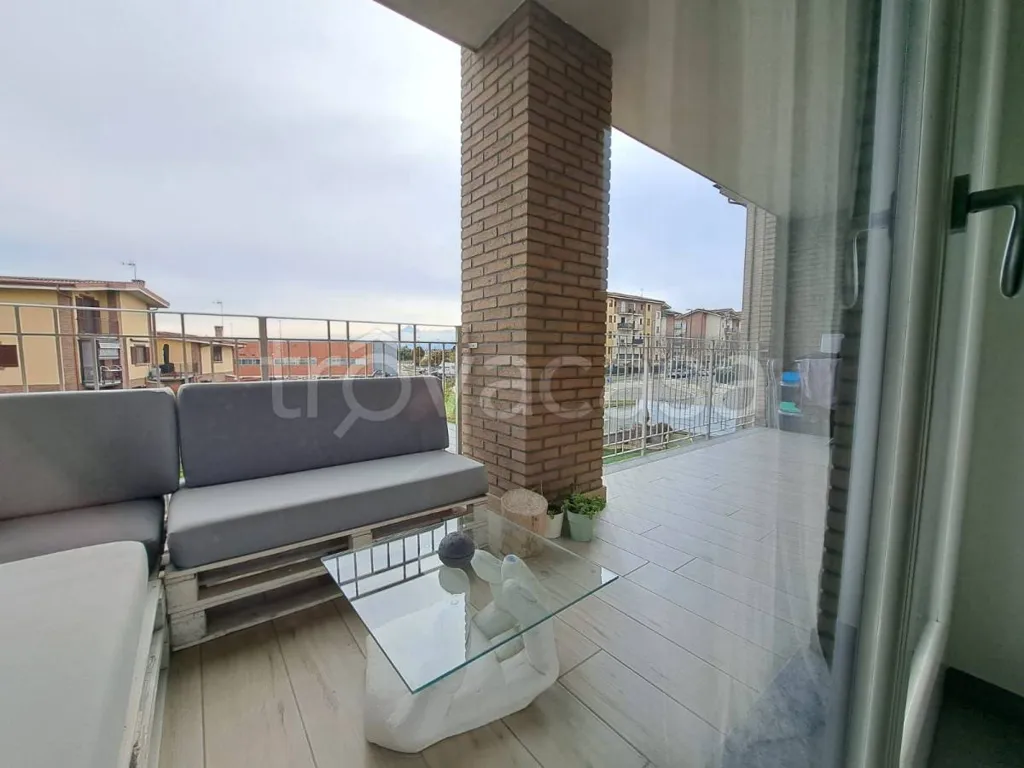 Balcon - Modernised 2-Bed Flat with Terrace in Rivalta di Torino