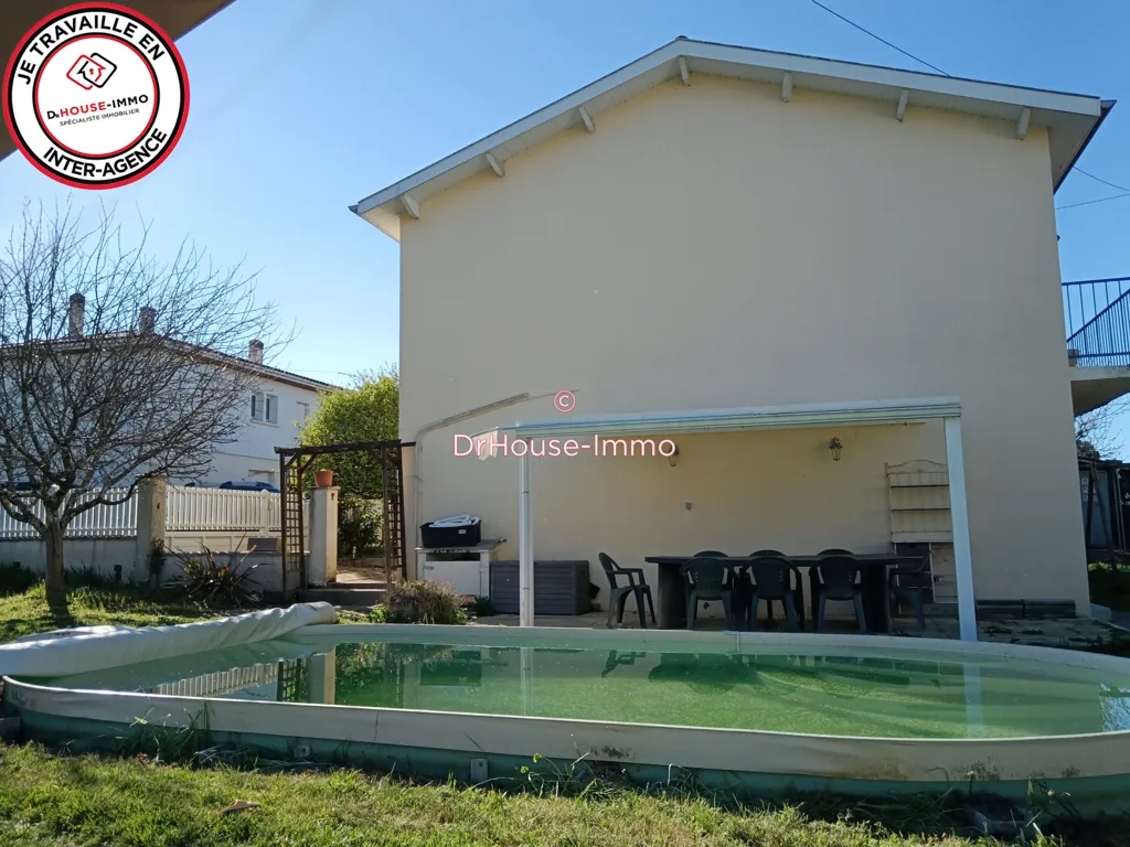 Bassein - 1970s House with Pool in Miramont-De-Guyenne