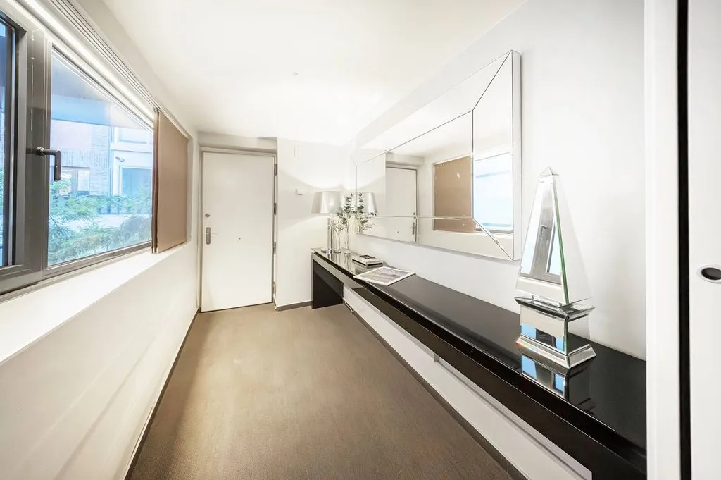Esik - Luxury Villa with Pool in Chamartín, Madrid