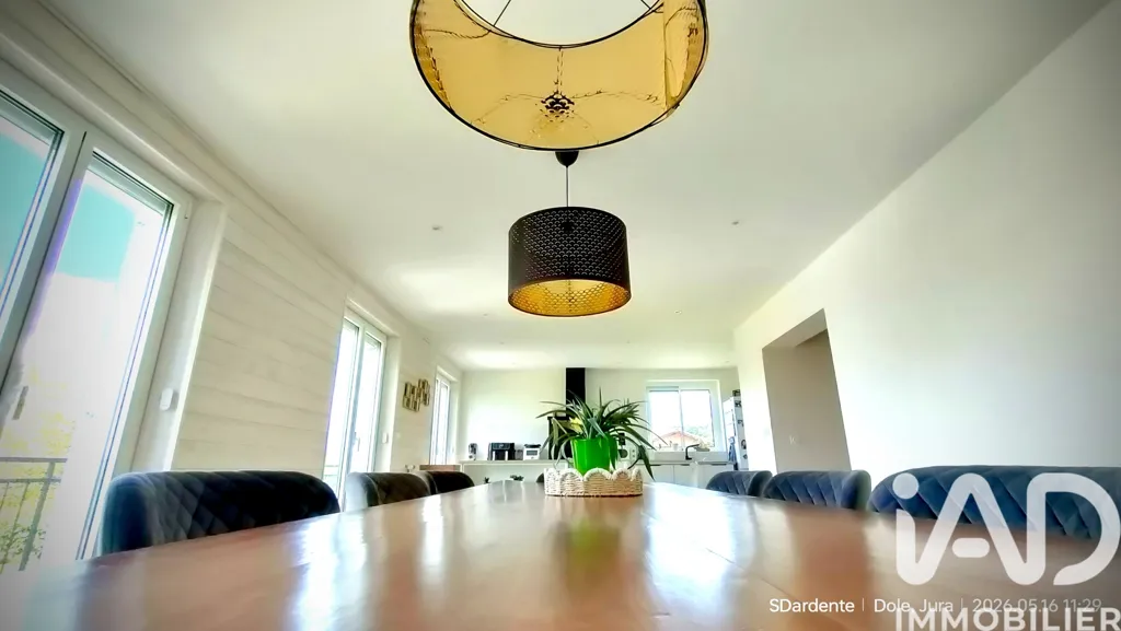 Salle à manger - Maison Traditionnelle Rénovée avec Balcon à Dole