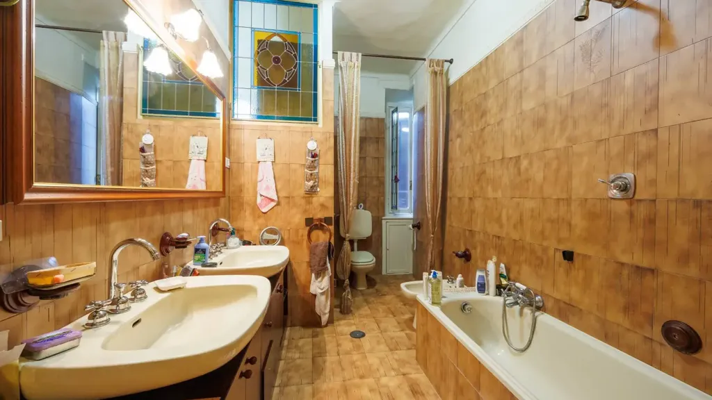 Salles de bain - Period Apartment with Balcony in Turin