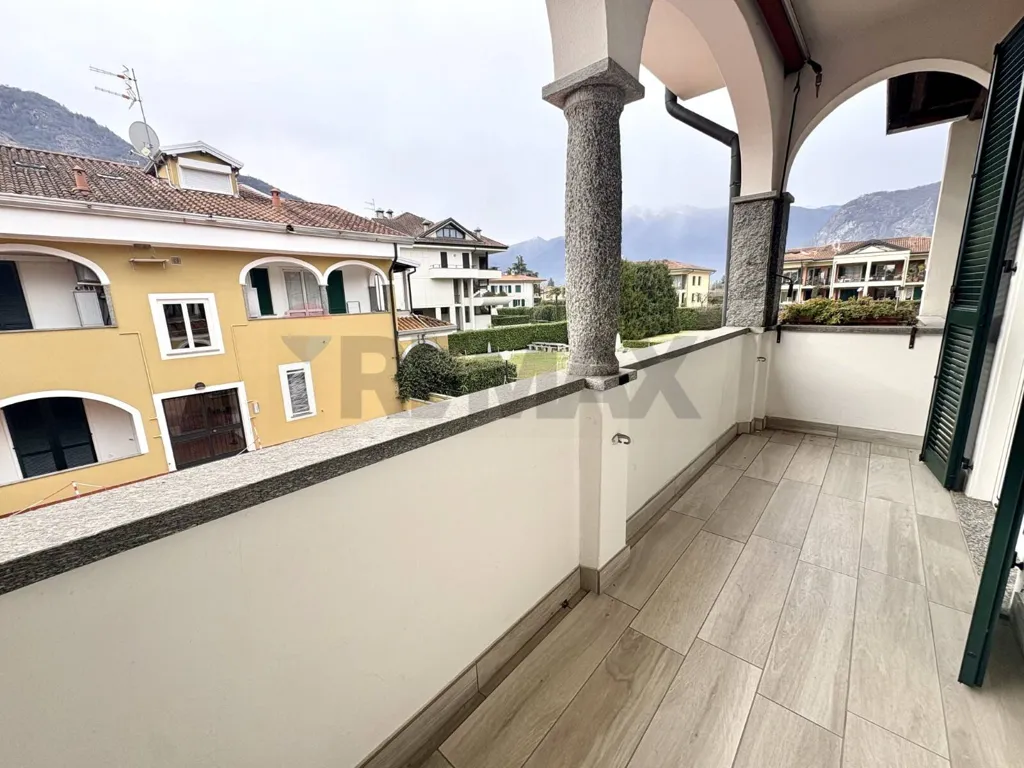 Balcon - Bright Bilocale with Lake View in Baveno