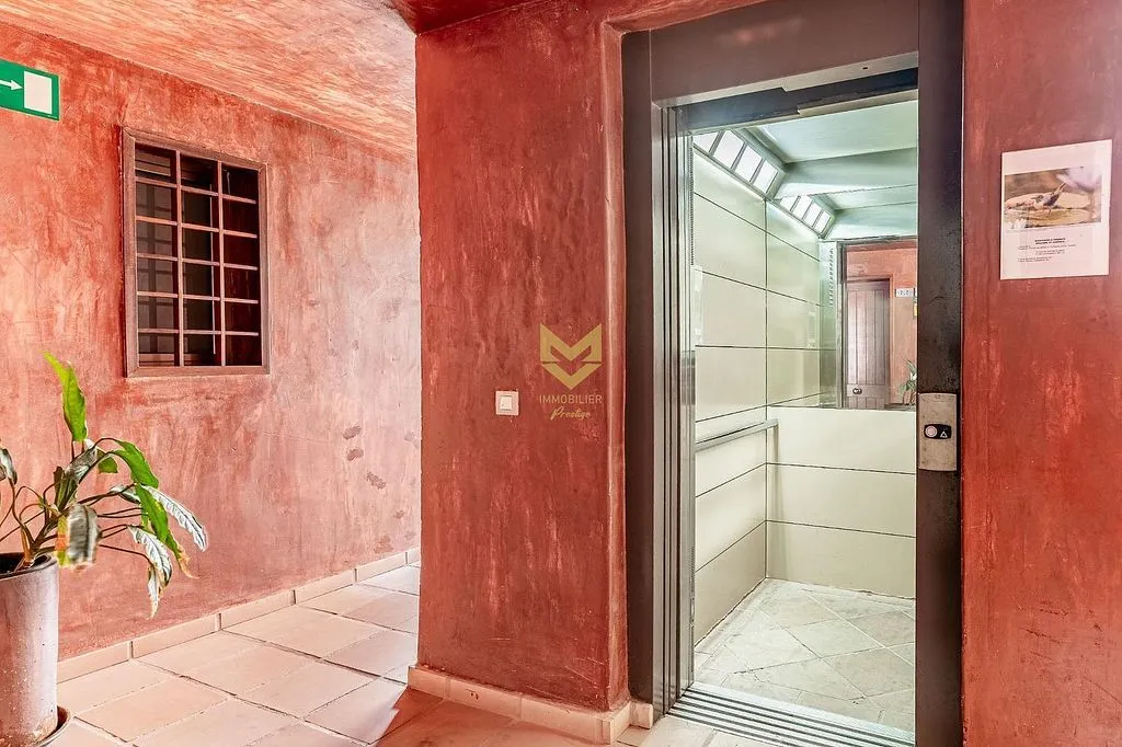 hallway_entrance