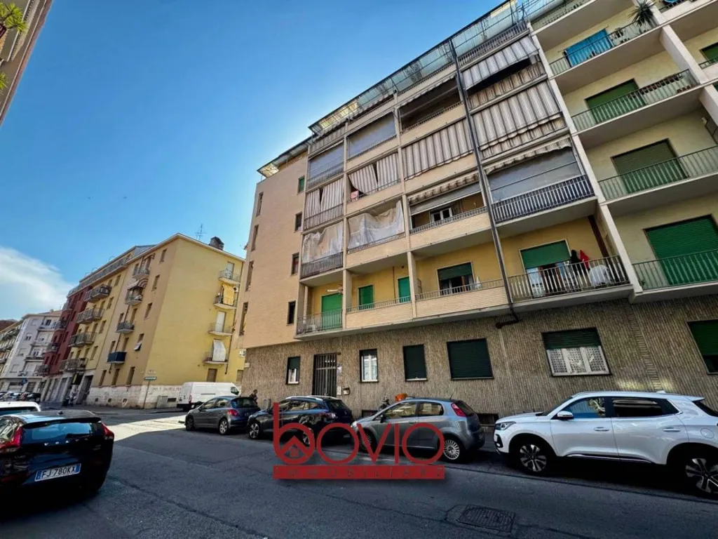 Extérieur - Apartment with Balcony in Barriera Milano, Turin
