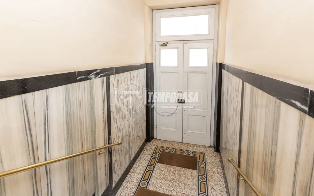 hallway_entrance
