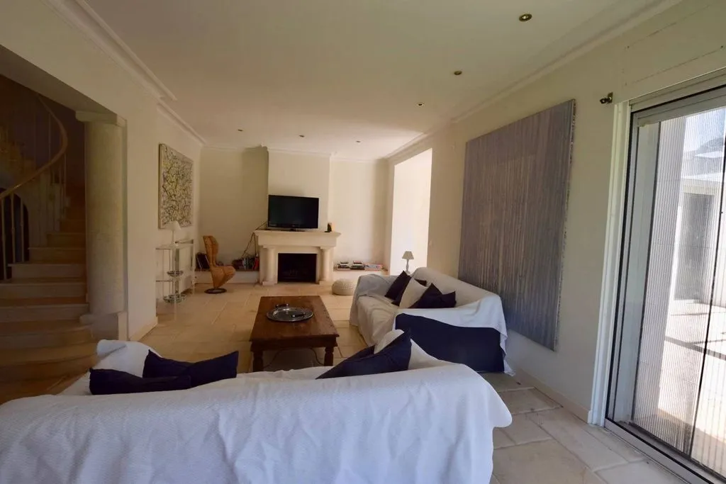 Elutuba - Luxury Villa with Pool in Antibes