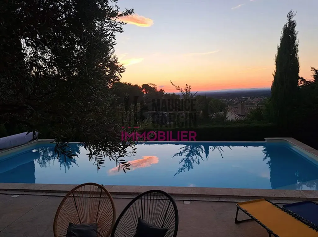 Piscine - Maison avec Piscine et Vue Panoramique à Pernes-les-Fontaines