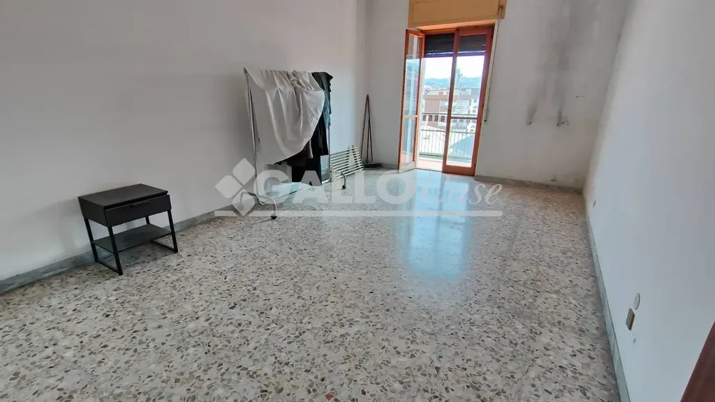 Toad - Panoramic Apartment with Dual Access in Rende