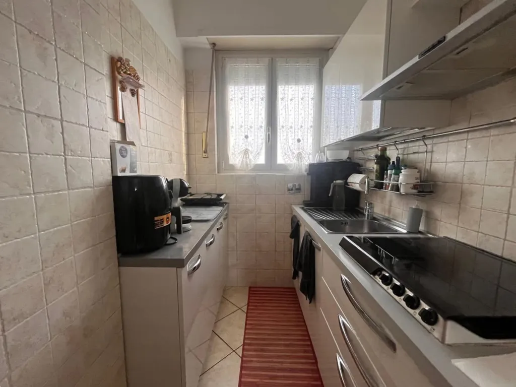 Cuisine - Rearranged Apartment with Balcony in Beinasco