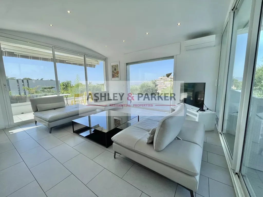 Salón - Contemporary Villa with Sea View in Le Cannet