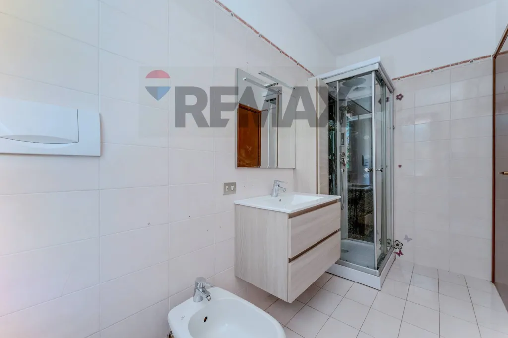 Bathrooms - Single Villa with Garden in Bonate Sopra