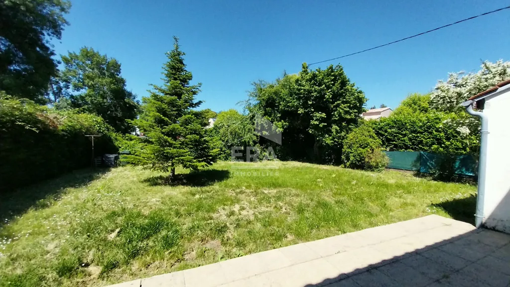 Jardin - Maison en Pierre avec Jardin près du Centre