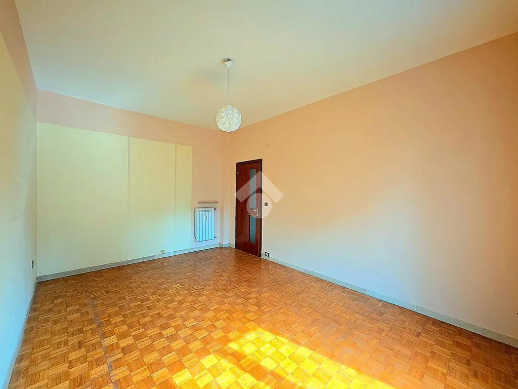 Pièces - Apartment with Balcony in Savona