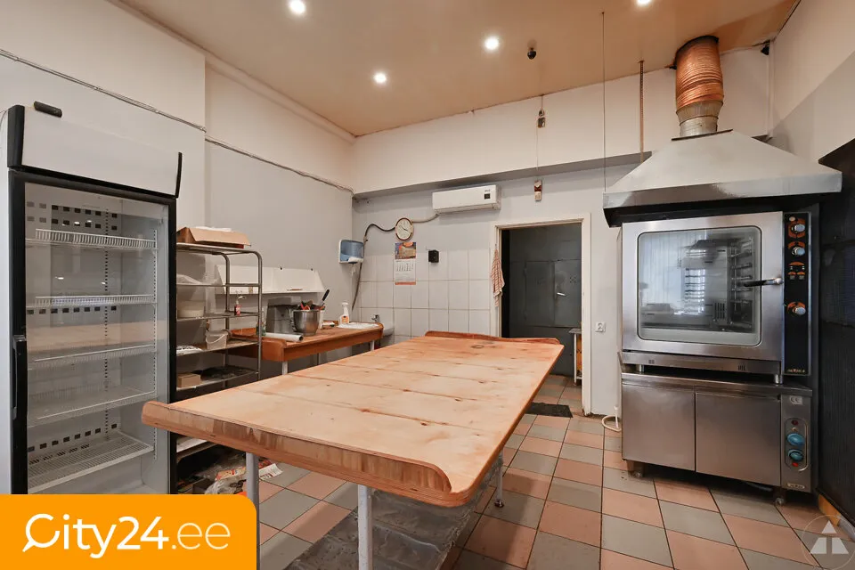 Cuisine - Commercial Space with Large Windows in Riga