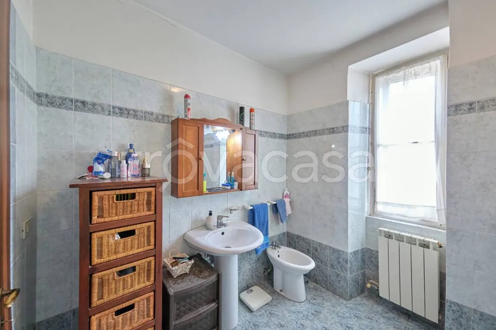 Salles de bain - Trilocale with Balcony in Central Trieste