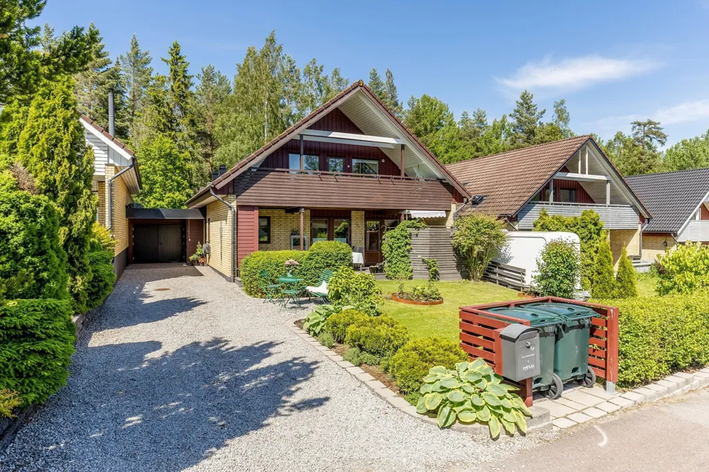 Extérieur - Planned Villa with Balcony in Ludvika