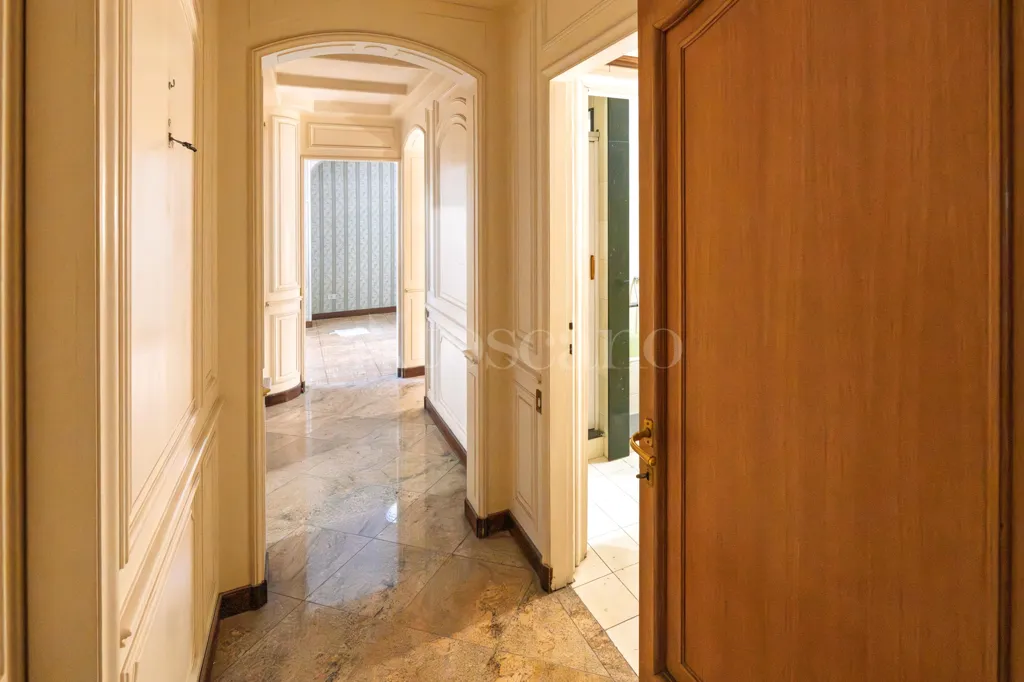 Esik - Spacious Apartment with Balcony in Monteverde, Rome