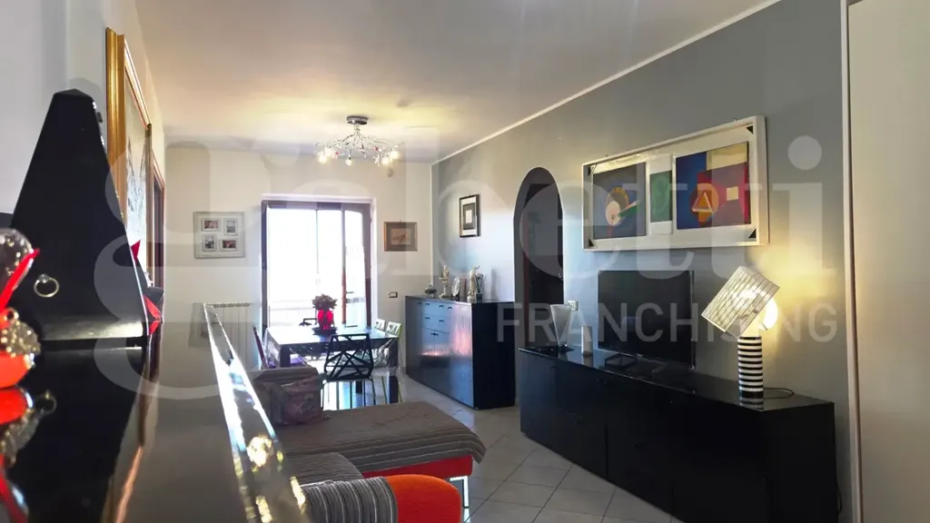 Elutuba - Apartment with Solar Panels in Marano Marchesato