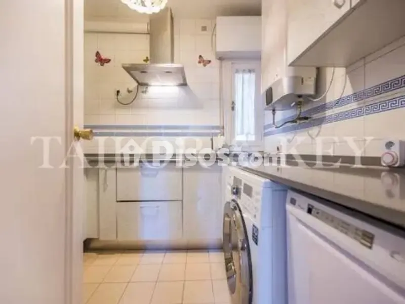 Cuisine - Flat with Balcony in Lavapiés-Embajadores