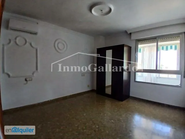 Pièces - Spacious Apartment with Terrace near Málaga Beach