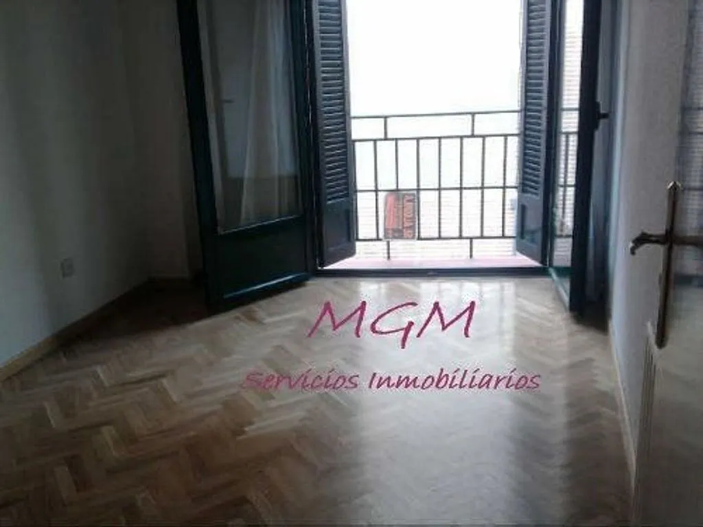 Rooms - 2-Bedroom Flat with Balcony in Chueca