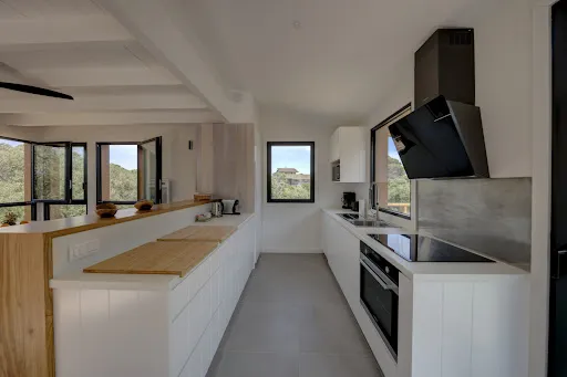 Kitchen - Luxury Villa with Pool in Bonifacio