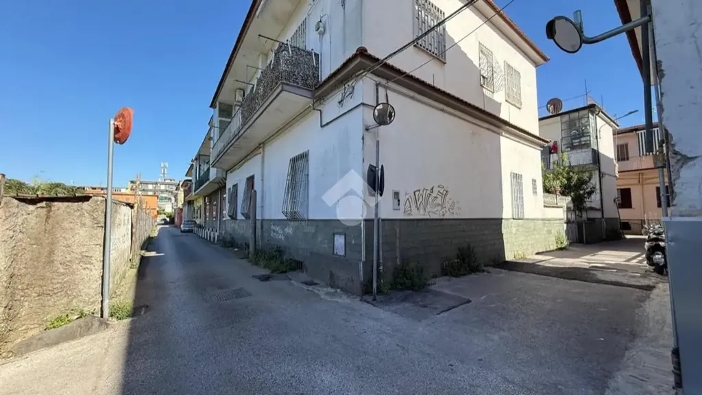 Välivaade - Three-Bedroom Flat with Terrace in Melito di Napoli
