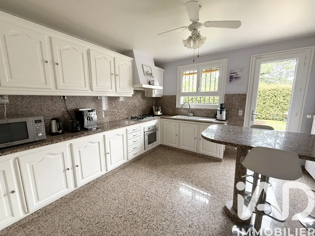 Kitchen - 1980s House with Pool in Ville-Saint-Jacques