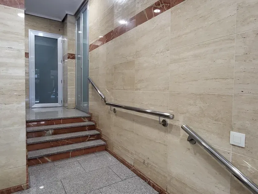 Recibidor - Piso con balcón y ascensor en Albacete Centro