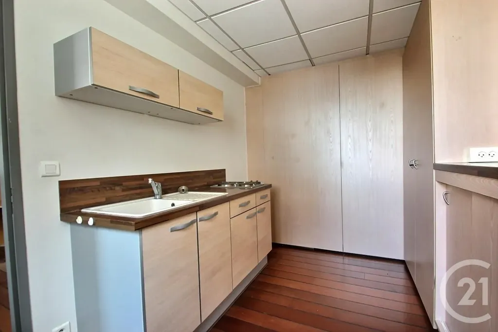 Köök - 10-Bedroom Office Building in Soultz-sous-Forêts