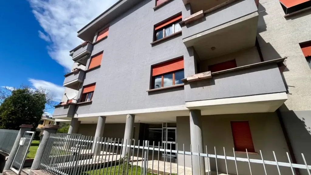 Välivaade - Spacious Apartment with Balcony in Fabriano