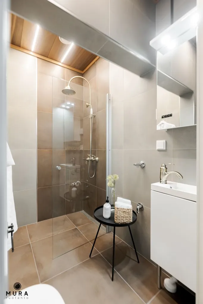Salles de bain - Loft-Style Apartment with Balcony in Tampere Centre