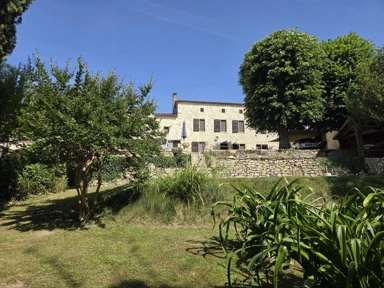 Jardin - Maison de Luxe avec Piscine à Sauveterre-de-Guyenne