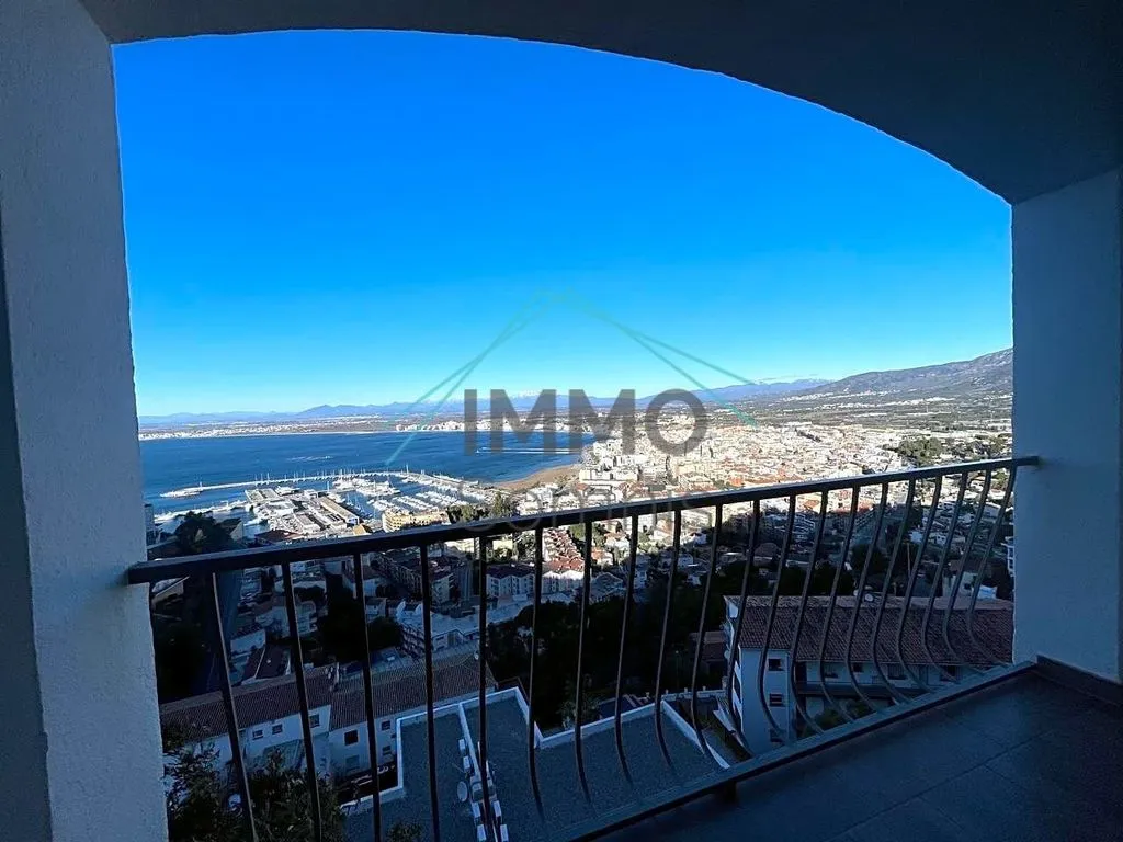 Balcony - Luxury Villa with Panoramic Views in Roses
