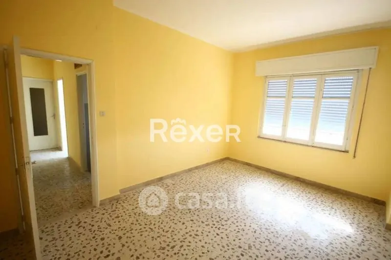 Pièces - Spacious Apartment with Balconies in Caltanissetta
