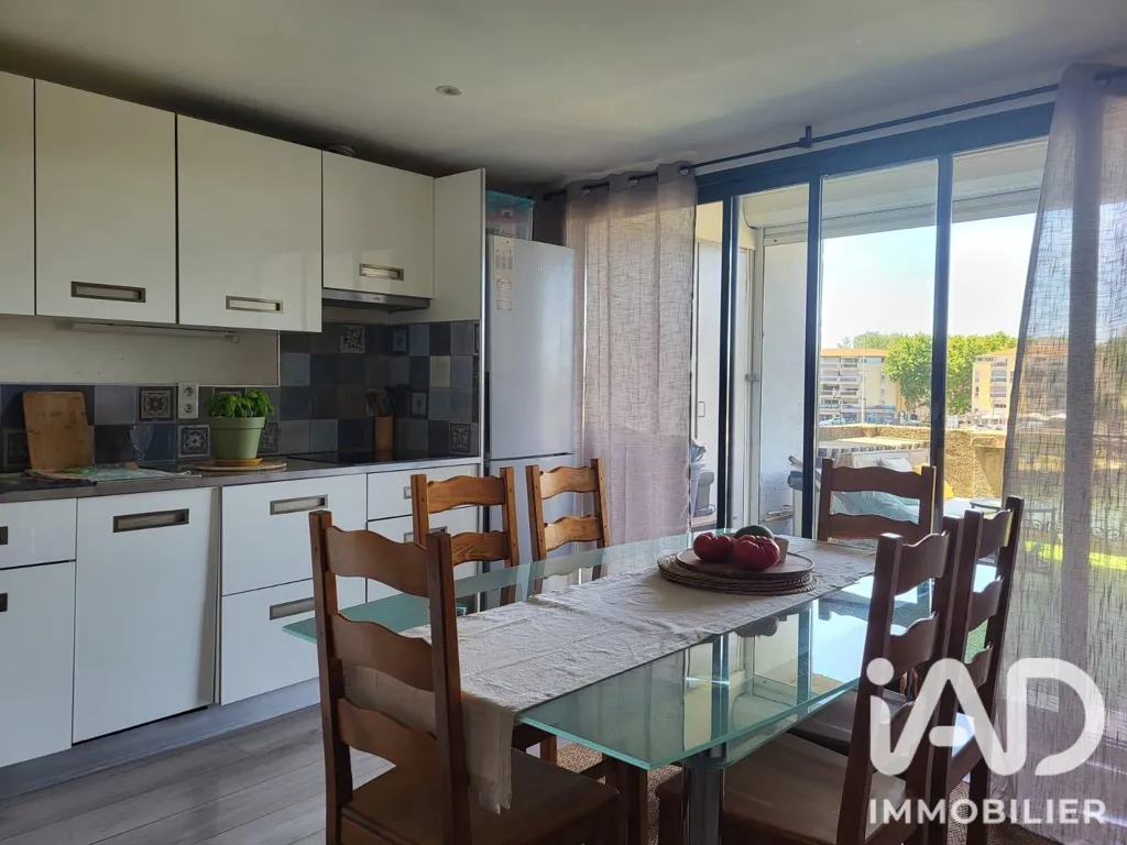 Cuisine - Appartement Duplex Rénové avec Terrasse à Agde