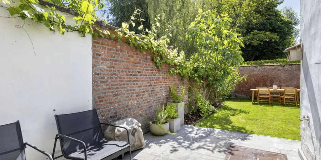 Jardin - Appartement Rénové avec Terrasse à Antwerpen