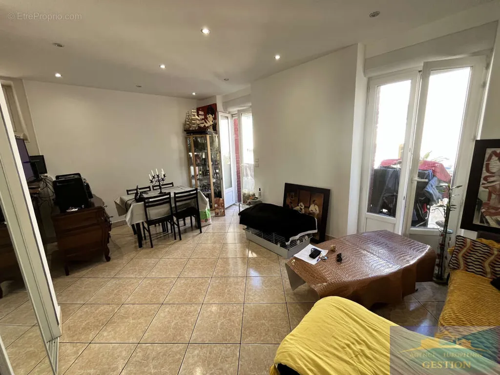 Soggiorno - Duplex Building with Balcony near Sanctuaries