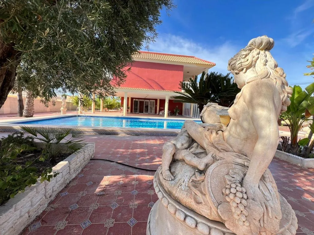 Piscine - Luxury Villa with Pool in Torrevieja
