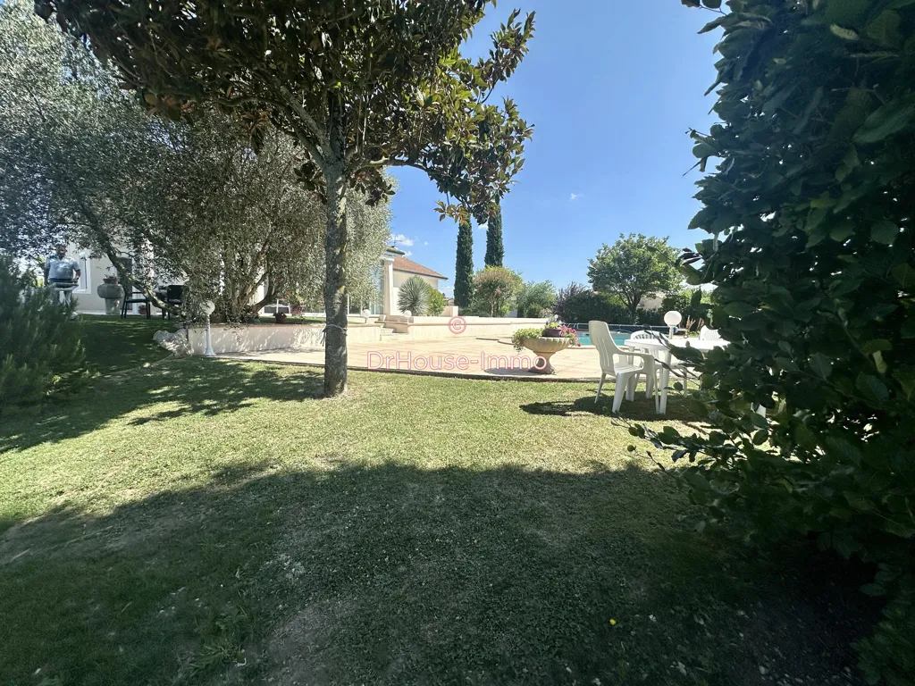 Jardin - Maison avec Piscine et Jardin à Malissard