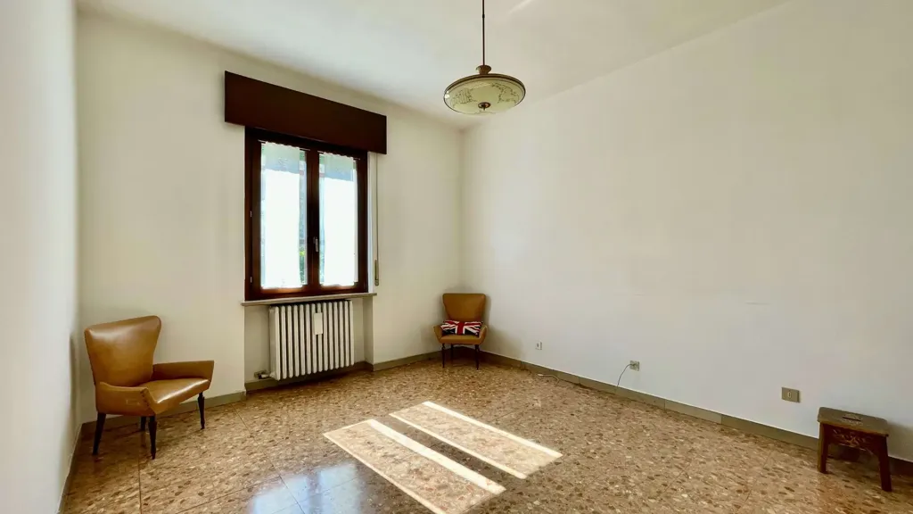 Séjour - Versatile Villa Portion in Borgo Roma, Verona