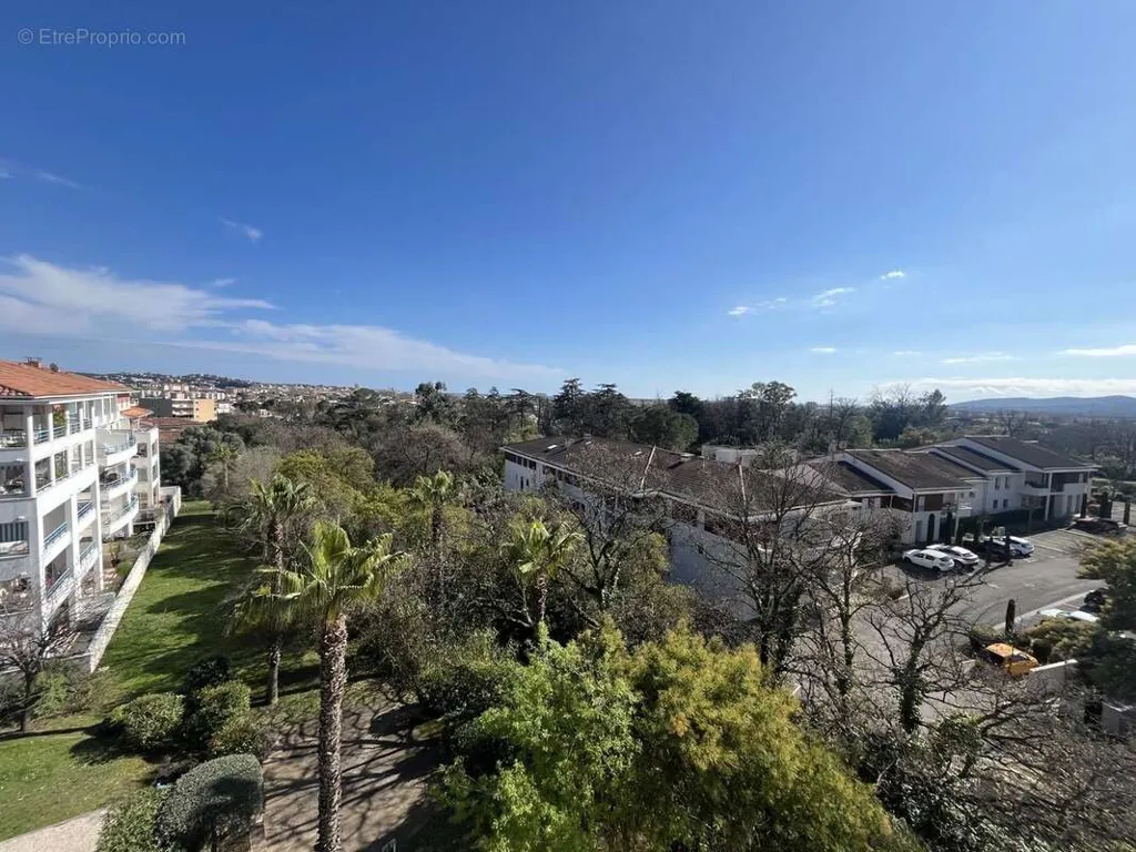 Balcony - Apartment with South-Facing Terrace in Fréjus
