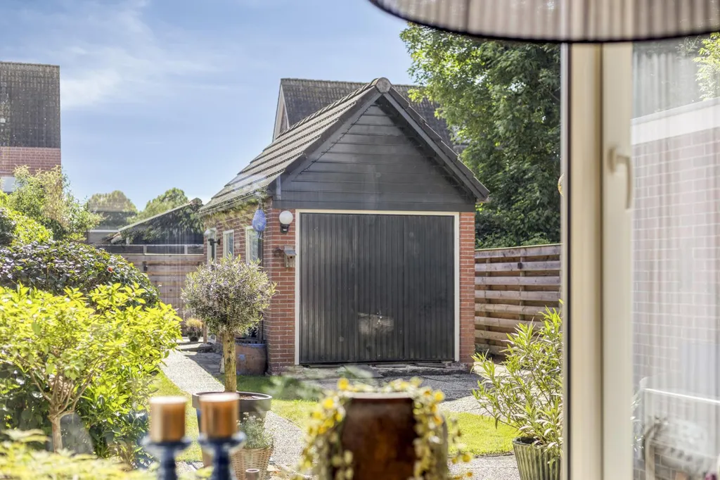 Jardin - Corner House with Solar Panels in Oude Pekela