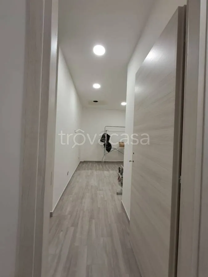 Ingresso - Villa with Extensive Land in Latina
