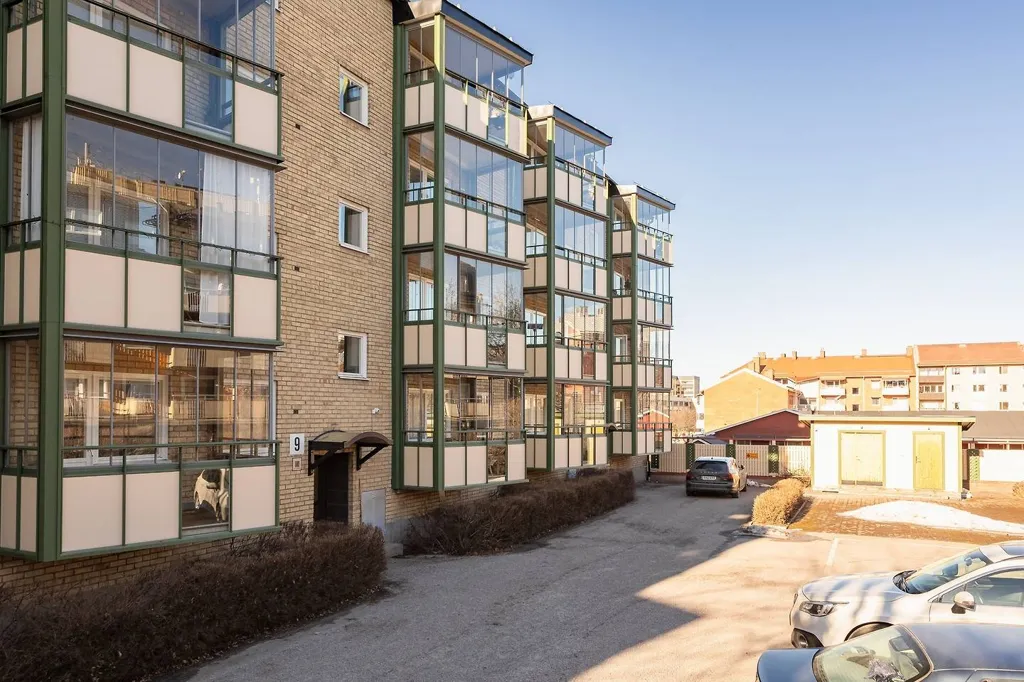 Exterior - Apartment with Balcony in Brynäsgränd