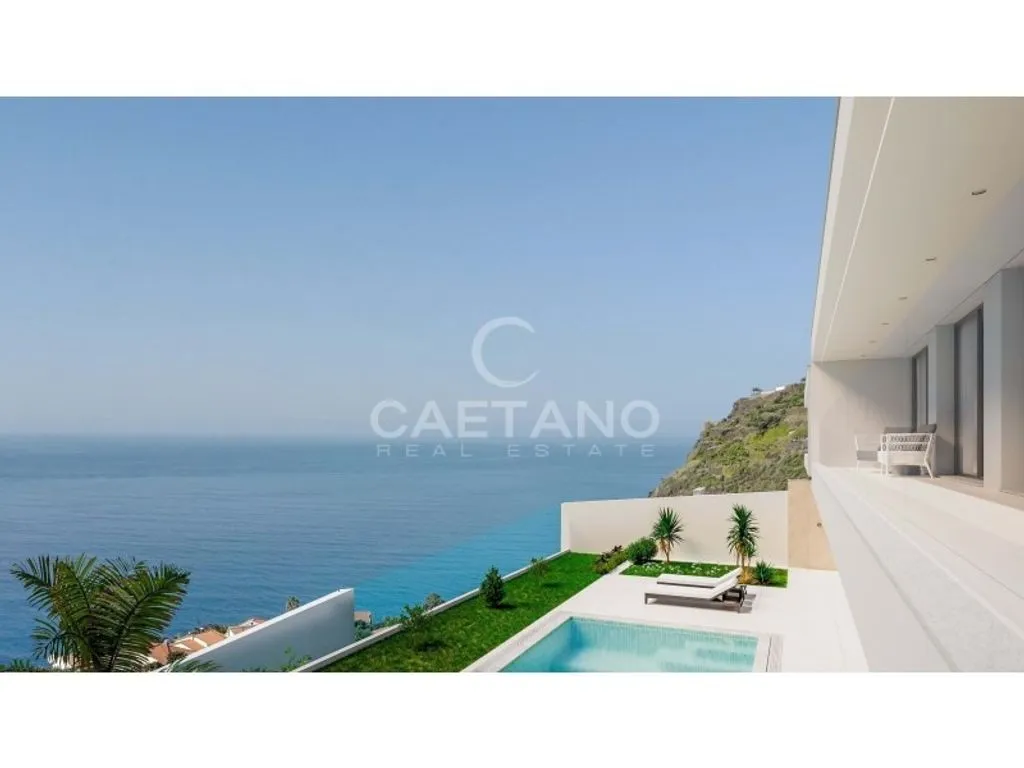 Piscine - Contemporary Villa with Ocean View in Calheta, Madeira