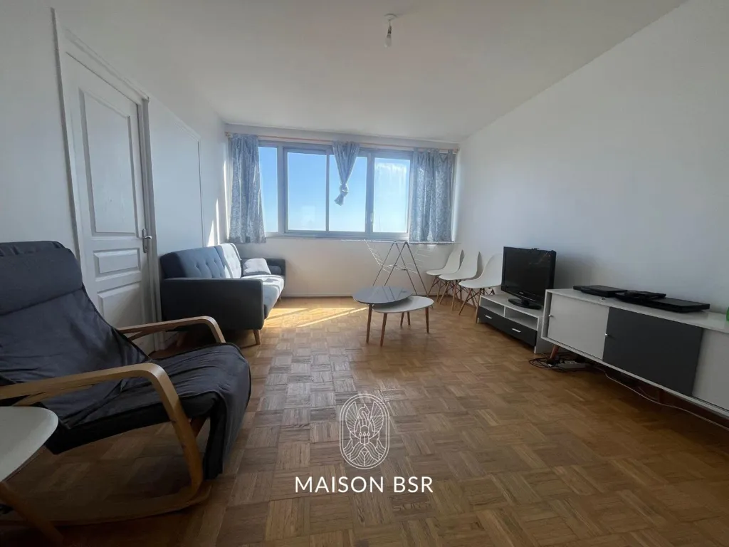 Séjour - Chambre Meublée avec Vue Dégagée à Saint-Herblain