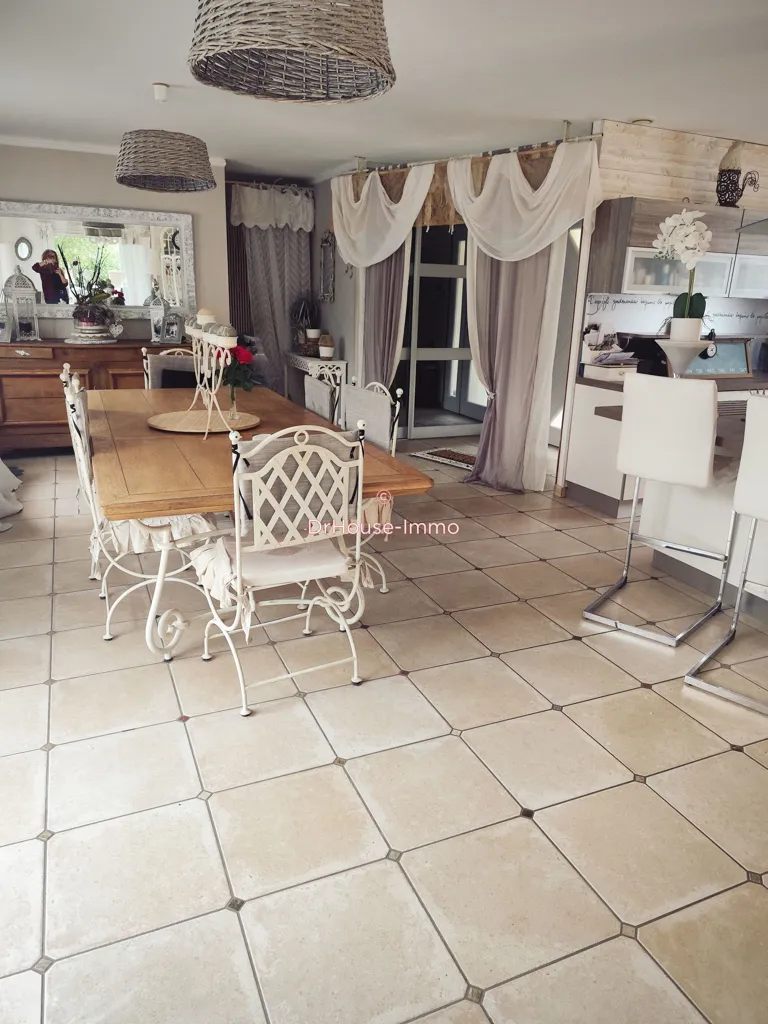 Salle à manger - Maison avec Jardin et Terrasse à Beaumont Saint Cyr