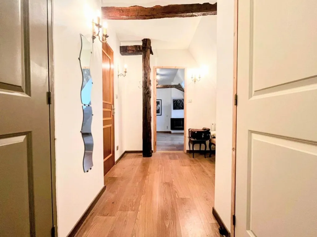 Hallway - Spacious House with Garden in Quiet Countryside